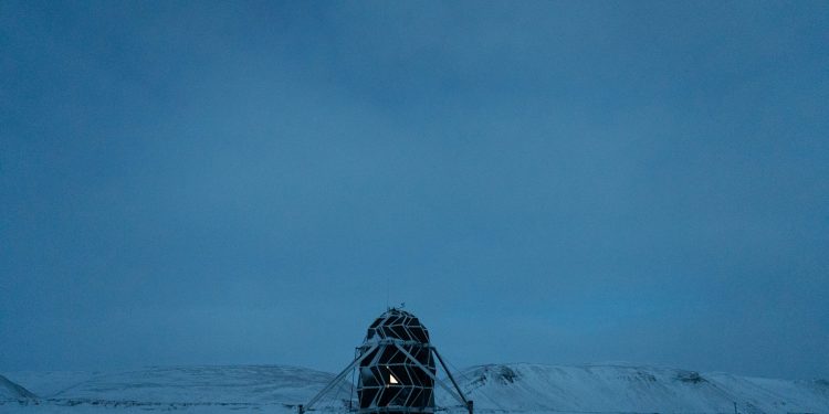 SAGA Area Architects asks how we would reside comfortably on the Moon
