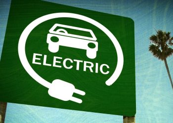 Electrical car insurance coverage is least expensive for these 10 fashions, says Mercury
