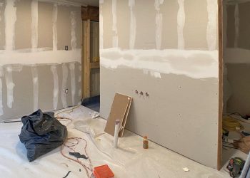 Grasp Toilet – We Have Drywall And Lights!