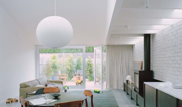 Seeing the sunshine: Northcote Terrace