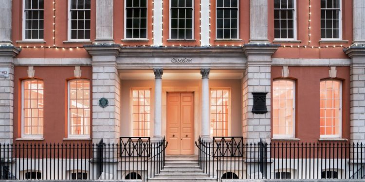 Glossier opens London flagship in Covent Backyard’s oldest constructing