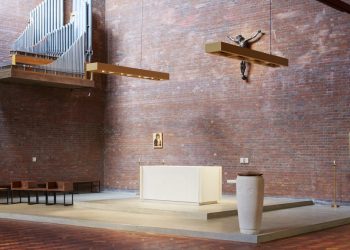 Max Lamb crafts minimalist altar for St John Chrysostom Church