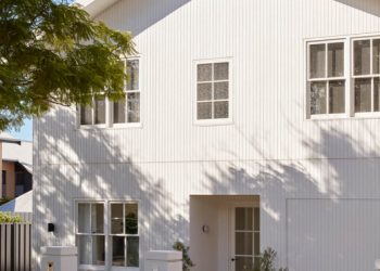 A Compact Norwegian Boathouse – In Perth!