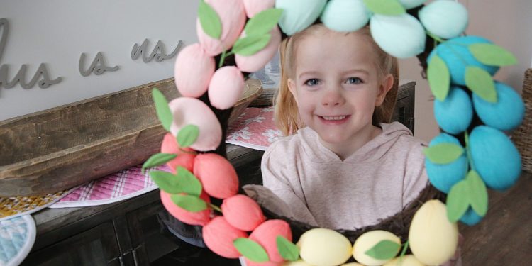 Pops of Spring. 7 Straightforward Methods I am Including Easter Decor to My House.