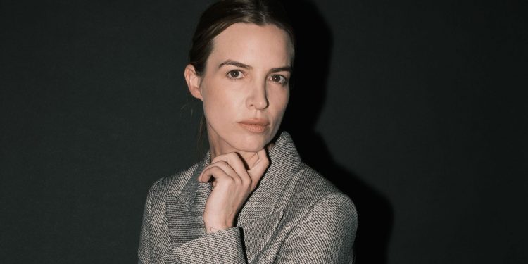 A Founder Constructed Her 7-Determine Jewellery Enterprise in Her Storage