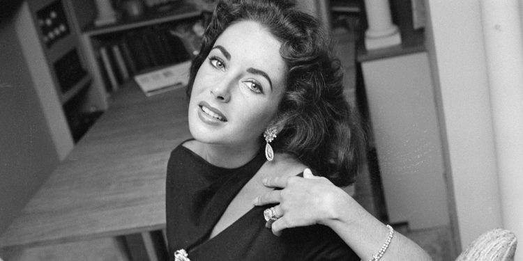 Inside Elizabeth Taylor’s Many Properties, From London to Beverly Hills