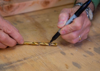 Effortlessly Drill Completely Deep Holes with This Easy Device Hack