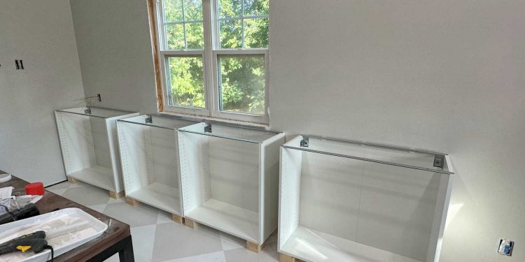 Studio Progress – A Little Portray, Extra Cupboards, And Set up Choices