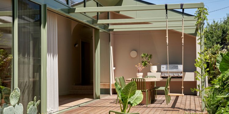 A Designer’s Tonal Californian Bungalow Transformation
