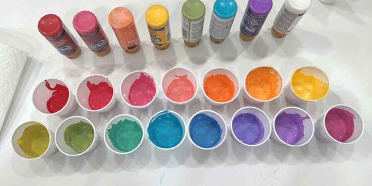 DIY Gradient Wooden Tasting Spoon Pendant Mild – Half 2 – Mixing Paint For A Rainbow Gradient