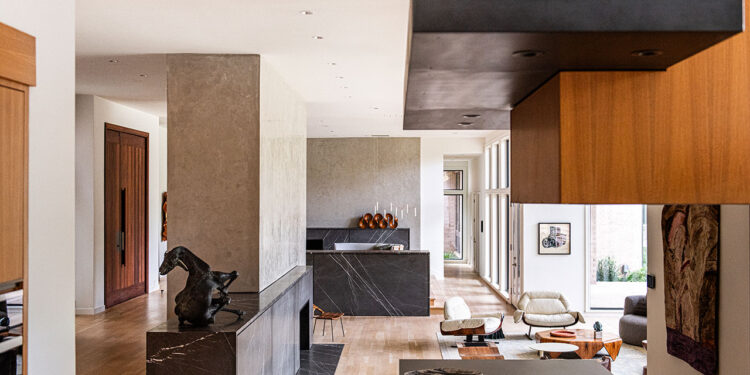 North Dallas House Exudes the Brilliance of Brazilian Modernism