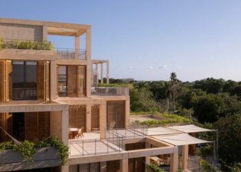 Sordo Madaleno creates “overgrown wreck” condominium block in Mexico