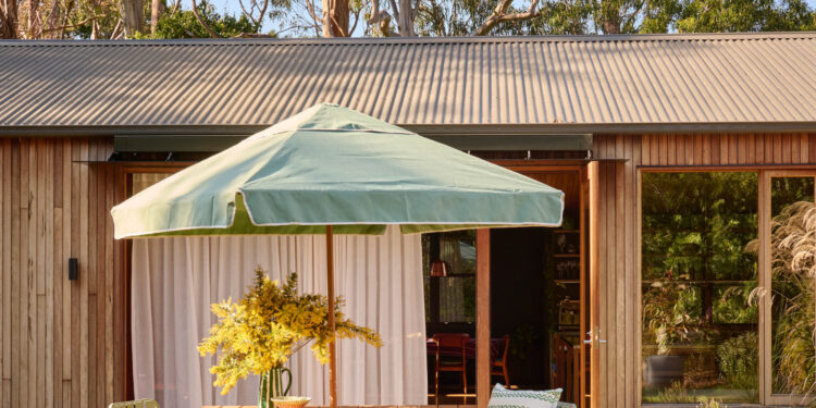 An Out of doors Entertaining Space Reworked With 5 Ideas