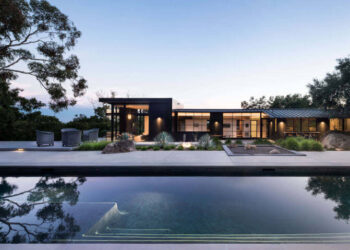 A contemporary revival of a Nineteen Fifties rock quarry cabin